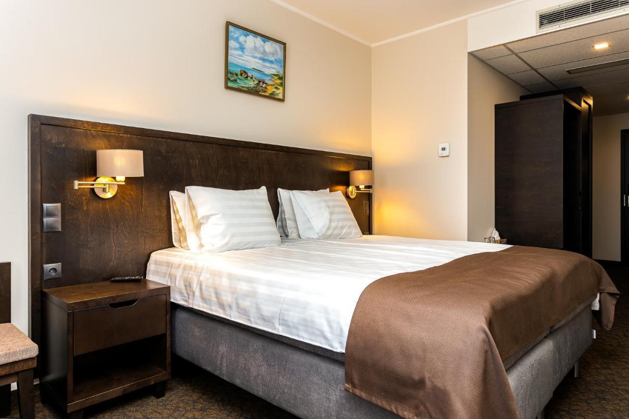 Adoryal Hotell تالين المظهر الخارجي الصورة