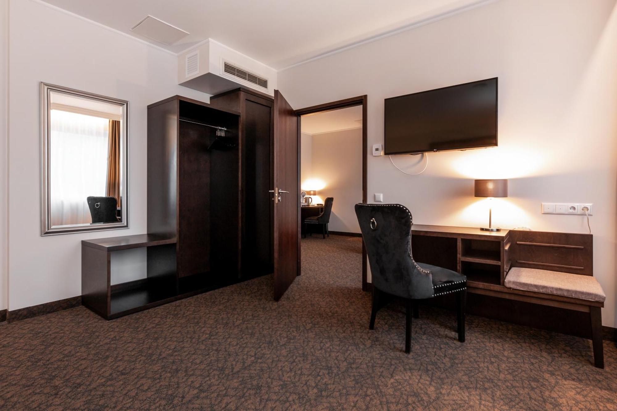 Adoryal Hotell تالين المظهر الخارجي الصورة